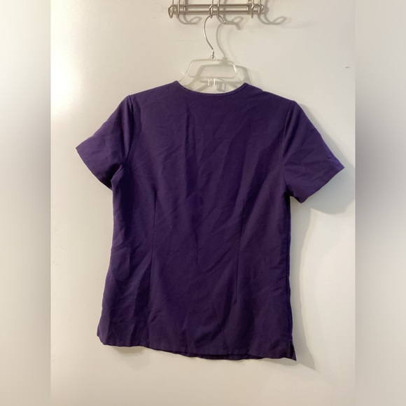 Figs‎ Technical Collection Scrub Top In Purple - Picture 8 of 9